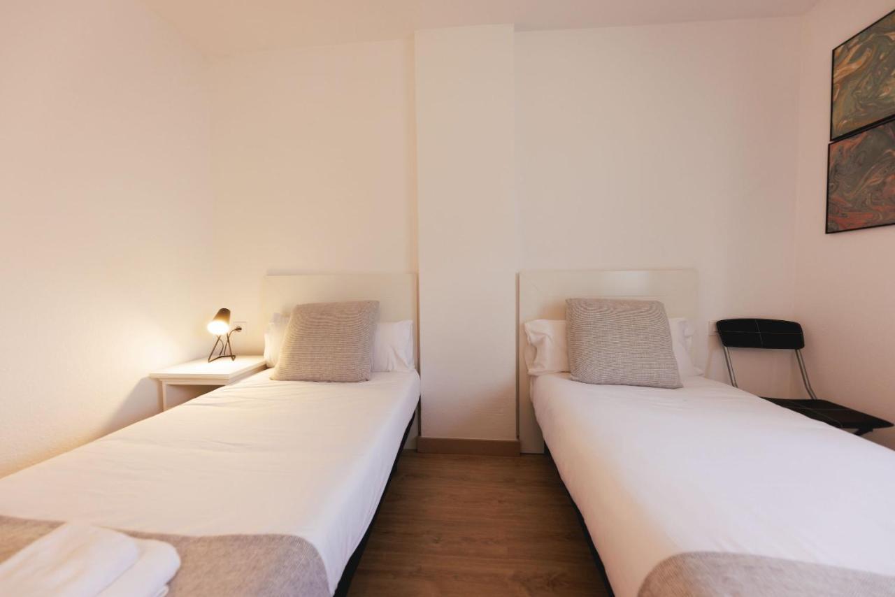 Bravissimo Pont De La Princesa, Comfortable 3-Bedroom Apartment ชีโรนา ภายนอก รูปภาพ